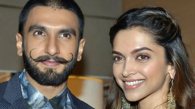 رنویر دپیکا کی جانب اپنی محبت اور عقیدت ظاہر کرنے کا کوئی موقع ہاتھ سے نہیں جانے دیتے