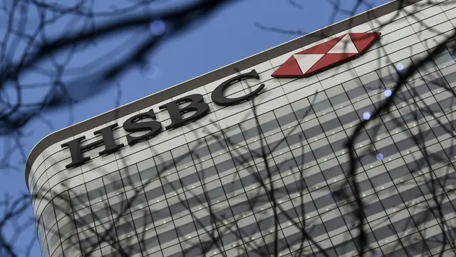 Từ khu tài chính London, Ngân hàng HSBC tuyên bố sẽ chuyển nhân viên và văn phòng sang thủ đô Paris của Pháp.