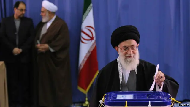 جمهوری اسلامی از آغاز تاسیس کوشید تا انتخابات را موردی از احکام فقهی قرار دهد و مشمول وجوب. بنیانگذار و رهبر کنونی نیز همواره آنرا «تکلیف الاهی» شمردند