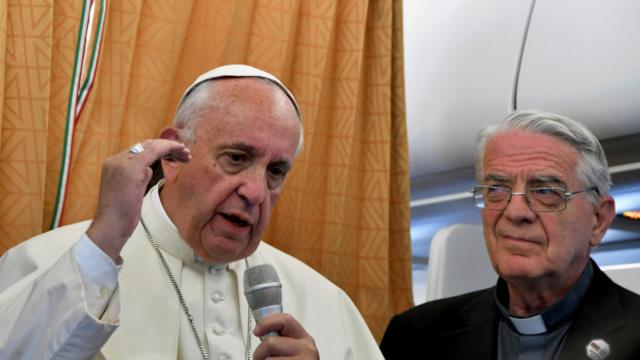 Papa Francesco Ermenistan ziyareti dönüşü uçakta gazetecilerin sorularını yanıtladı. 