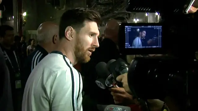 میسی کا کھیل تو حیرت زدہ کر ہی دیتا ہے لیکن مجھے تو اس کے زبان نے پریشان کر دیا