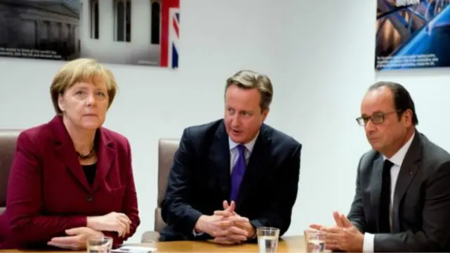 Thủ tướng Đức Merkel cùng cựu Thủ tướng Anh Cameron và Tổng thống Pháp Hollande