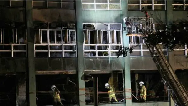 香港九龍工業大廈迷你倉四級火災終於撲滅