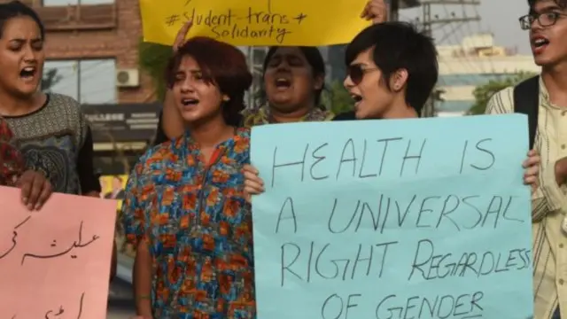 توفيت متحولة جنسيا تدعى عليشه الشهر الماضي في المستشفى بعد تأجيل علاجها