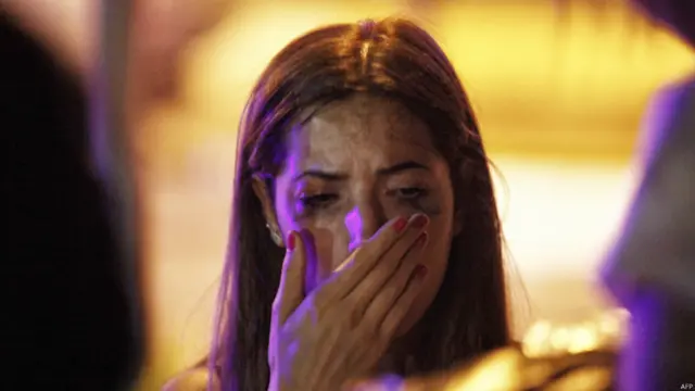 ایئر پورٹ پر حملے کے بعد پروازوں کو منسوخ کر دیا گیا ہے اور یہاں اترنے والی پروازوں کو متبادل ہوائی اڈوں کی جانب موڑا جا رہا ہے۔
