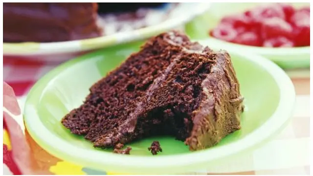 'কেক সংস্কৃতি' দাঁতের জন্য অত্যন্ত ক্ষতিকর হয়ে উঠছে বলে চিকিৎসকরা সতর্ক করে দিয়েছেন