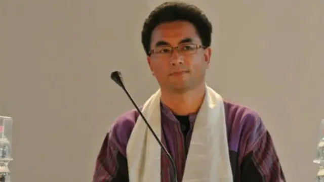 萬瑪才旦憑借導演電影《塔洛》，曾獲得威尼斯國際電影節、台灣電影金馬獎等提名。