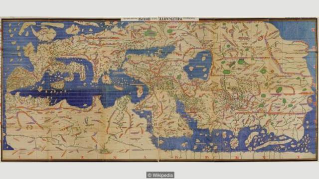 穆罕默德·伊德里西（Muhammad Al Idrissi）制作于1154年的若格瑞纳（Tabula Rogeriana）地图，上下颠倒，以北方为地图顶部（图片来源：Wikipedia）