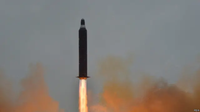 朝鲜试射的火星10号火箭