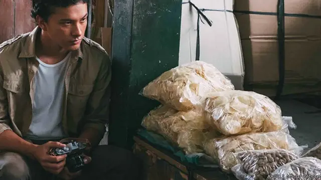 Baik bagi karakter Rangga di AADC 2 maupun bagi Nicholas, perjalanan dan mengambil foto menjadi suatu hal yang penting.