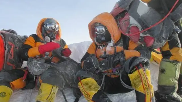 مېرمن او ښاغلي راټور وايي، غره ته د ختلو ارمان یې پوره شوی دی