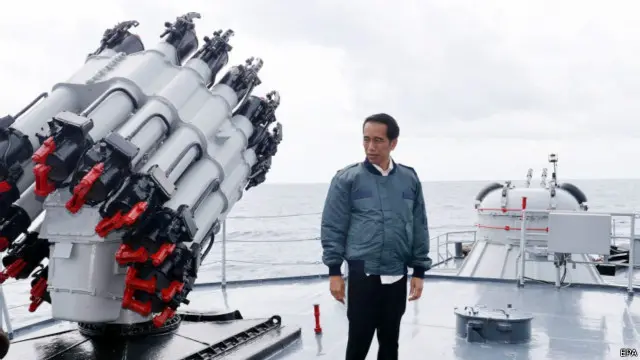 印度尼西亚总统佐科·维多多上周首次前往纳土纳群岛,他途中在军舰上举行了一次内阁会议