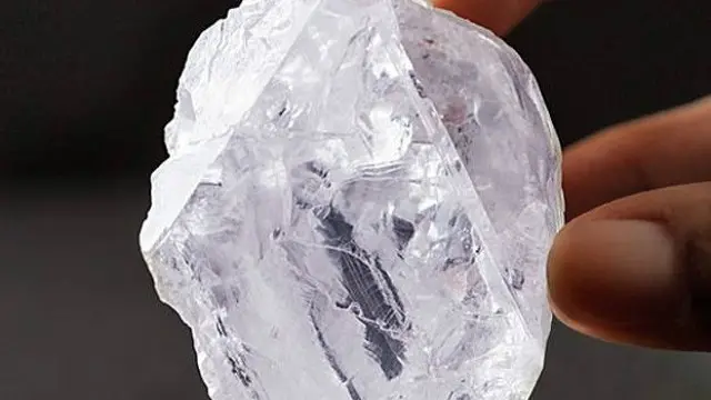 ستعرض أكبر قطعة ألماس غير مصقولة بمزاد علني في لندن.