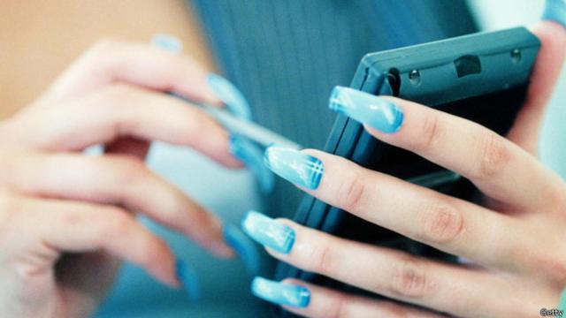 rubbing nails Health Benefits in Hindi | सिर्फ 5 मिनट! नाखूनों पर बिताया  गया इतना सा समय आपकी जिंदगी बदल सकता है