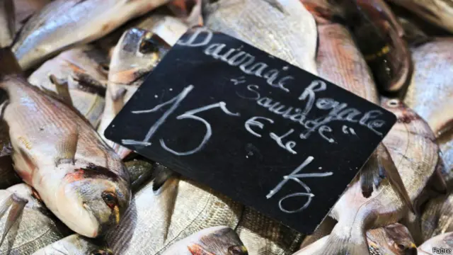 कान एक शानदार रिसॉर्ट शहर तो है ही, कारोबार का केंद्र भी है.