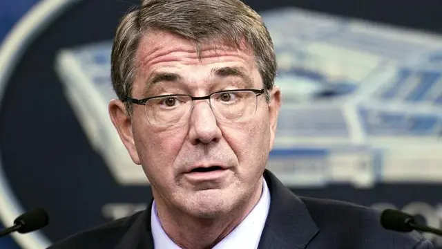 就在普京讲这番话前，美国国防部长卡特说，俄罗斯“有侵蚀有原则性的国际秩序的野心。”