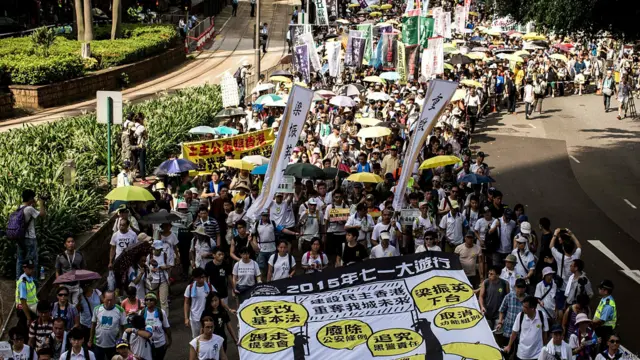 去年是「雨傘運動」後首個七一大遊行,主辦方民陣稱有4萬8千人出席遊行