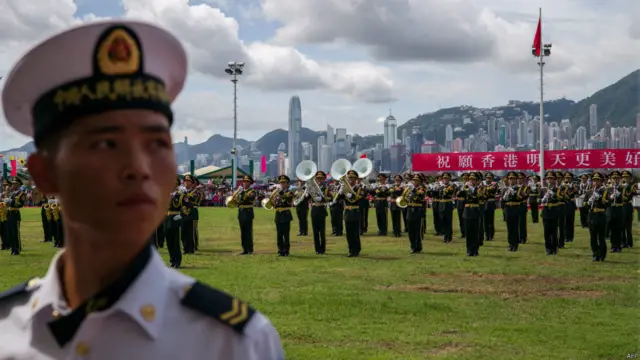 為了慶祝香港主權移交19週年,中國人民解放軍駐港部隊在周五和周六兩天,開放昂船洲、新圍和石崗軍營。