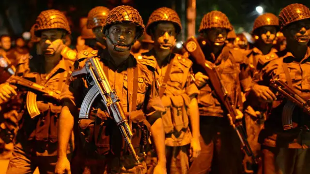 हमले की जिम्मेदारी तथाकथित इस्लामिक स्टेट ने ली है. सुरक्षा बलों ने हमले वाली जगह को सील कर दिया है.