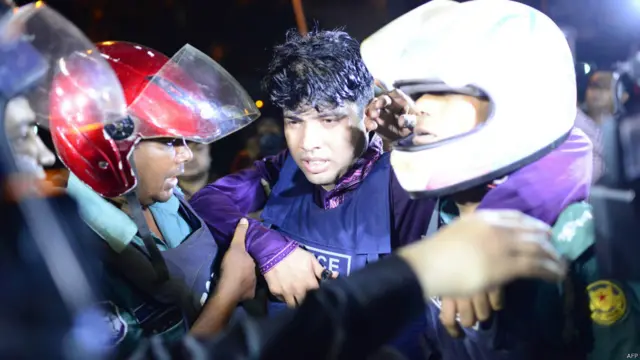 خود کو دولت اسلامیہ کہنے والی شدت پسند تنظیم نے اس حملے کی ذمہ داری قبول کرنے کا اعلان کیا ہے۔دولتِ اسلامیہ سے منسلک نیوز ایجنسی عماق کے مطابق تنظیم کے جنگجوؤں نے ایک ریستوران پر حملہ کیا ہے جہاں اکثر اوقات غیر ملکی آتے ہیں۔