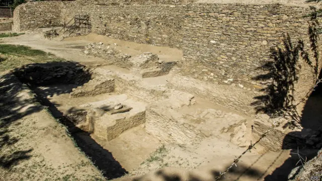 بازیرہ بریکوٹ کا اصل اور پرانہ نام ہے کہا جاتا ہے کہ سکندر اعظم نے 327 قبل مسیح میں اس کو فتح کیا تھا