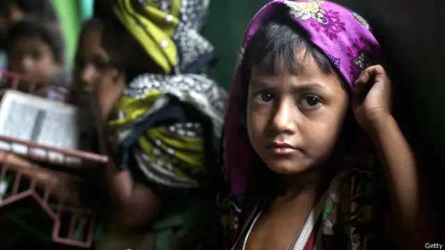 सेना के ब्रिगेडियर जनरल का कहना है कि हमलावरों ने धारदार हथियारों से बर्बर तरीके से हमला किया था.