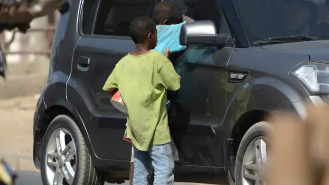 إرسال الأطفال للتسول تقليد شائع في السنغال