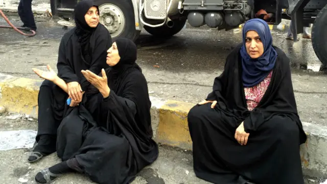 عراقی حکومت نے بم دھماکوں کے بعد بغداد کے داخلی راستوں پر سکیورٹی کے انتظامات میں بہتری لانے کا وعدہ کیا ہے۔