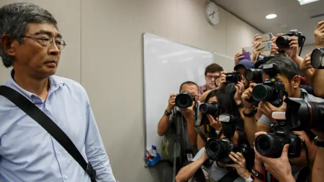 铜锣湾书店店主林荣基在失踪八个月后回到香港召开记者会说明在中国内地被限制自由的经过，再次引发舆论对“一国两制”的担忧。