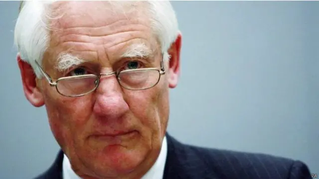 巴特勒勋爵曾经在2004年对伊拉克战争的情报使用进行了调查并做出报告。