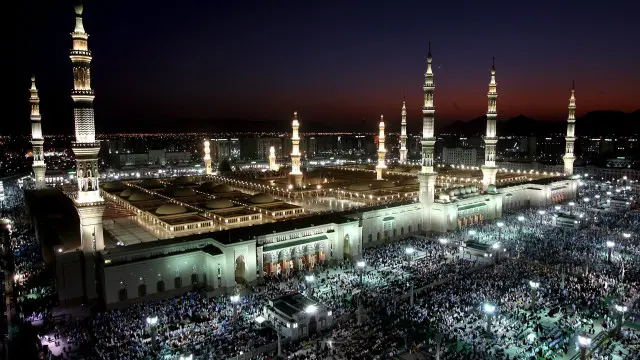 مسجدِ نبوی کو مسجد الحرام کے بعد دنیا میں مسلمانوں کا سب سے مقدس مقام سمجھا جاتا ہے