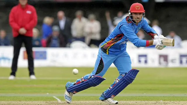 رحمت شاه په ۱۲۳ توپونو پوره ۱۰۰ منډې جوړې کړې چې په کې یوه شپږیزه او ۸ څلوریزې وې.