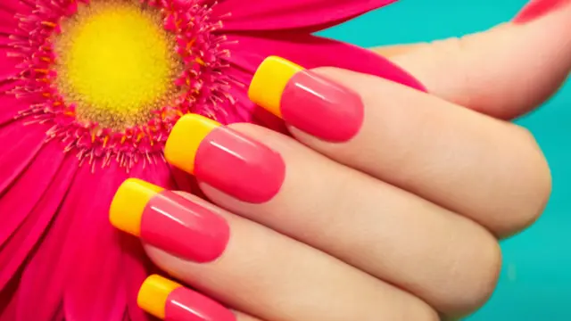 أظهرت الأبحاث أن الأظافر الصناعية تعد مرتعًا للجراثيم أكثر من الأظافر الطبيعية
