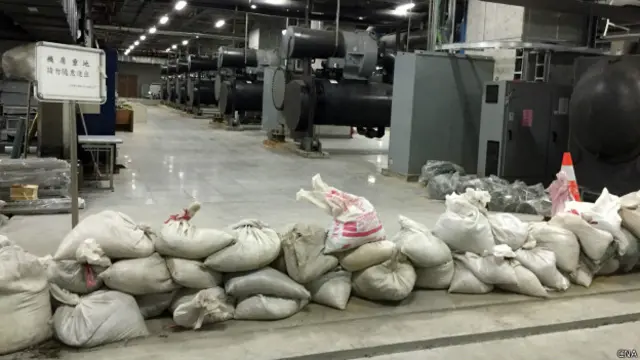 台湾桃园机场早前为迎战台风“尼伯特”做准备。