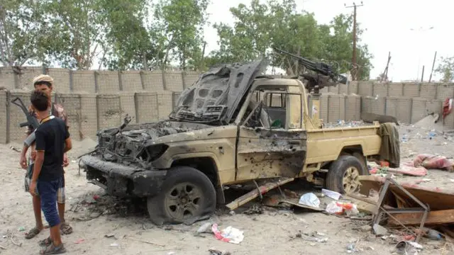 حکومت حامی فورسز نےگذشتہ سال عدن پر قبضہ حاصل کر لیا تھا لیکن اسے محفوظ رکھنے میں انھیں مشکلات کا سامنا ہے