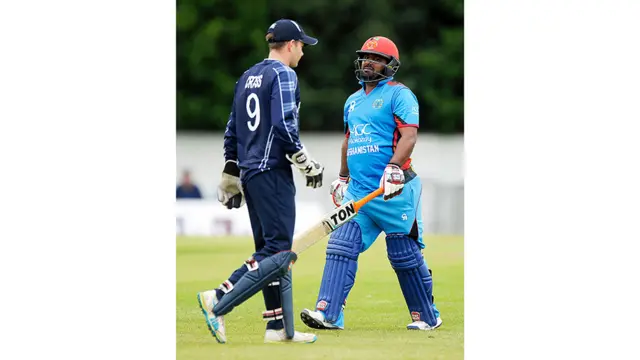 شهزاد په ۸۴ منډو وسوځېد. په داسې توپ چې بالر تر عادي سرعت ورو غورځولی و او داسې ښکارېده چې ښايي افغان ستوری ستړی شوی وي.