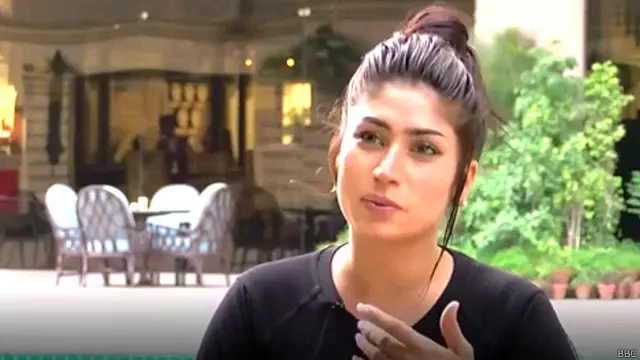 巴基斯坦警方说，社交媒体红人巴鲁奇在老家旁遮普省被她的兄弟公然“荣誉处决”。