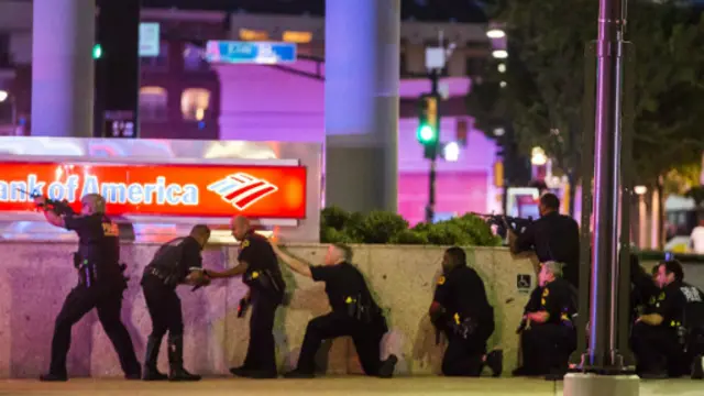 در پی تیراندازی، ماموران بیشتری برای یافتن تیراندازان به محل اعزام شدند