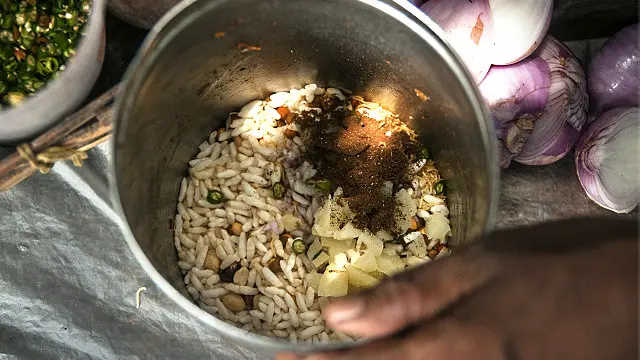 شمالی ہند میں برسات کا موسم چٹ پٹے کھانوں کا موسم ہے