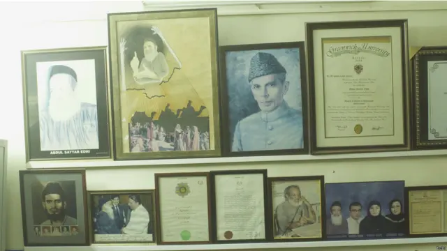 ایدھی اپنی ایمبولینس میں دن بھر شہر کا چکر لگاتے رہتے اور جب بھی کسی ضرورت مند یا زخمی شخص کو دیکھتے، اسے فوراً امدادی مرکز لے جاتے۔