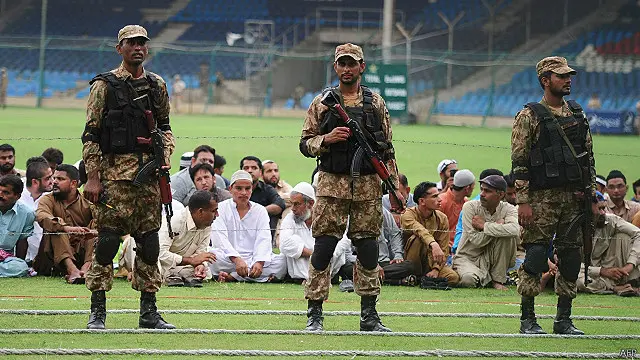نیشنل سٹیڈیم کے اندر اور اطراف میں سکیورٹی اور انتظامی امور پاکستان فوج نے سنبھال رکھے تھے