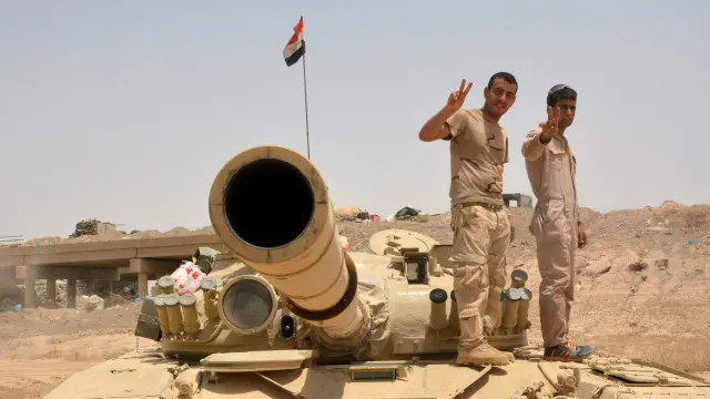 القوات العراقية استعادت قاعدة القيارة المهمة جنوب الموصل السبت