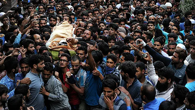 برہان کے جنازے میں لوگوں کی شرکت کو ایک نئی لہر کے طور پر دیکھا جا رہا ہے