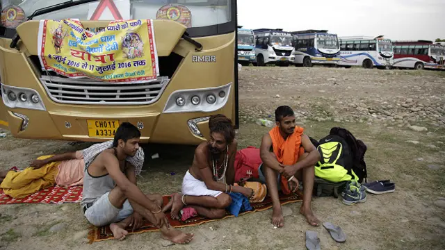 காஷ்மீர் வன்முறையால் அமர்நாத் யாத்திரை இடை நிறுத்தம்