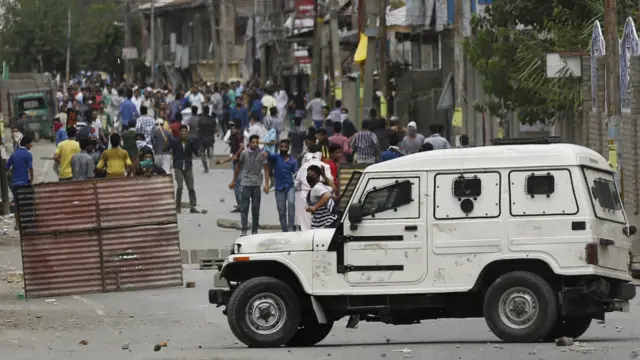 سکیورٹی اہلکاروں کے لیے موجودہ صورت حال ایک بہت سنگین صورتِ حال اختیار کر سکتی ہے