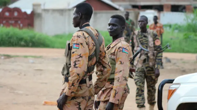 Pasukan polisi dan militer Sudan Selatan terus melakukan penjagaan untuk mencegah penyebaran aksi kekerasan di ibu kota Juba.