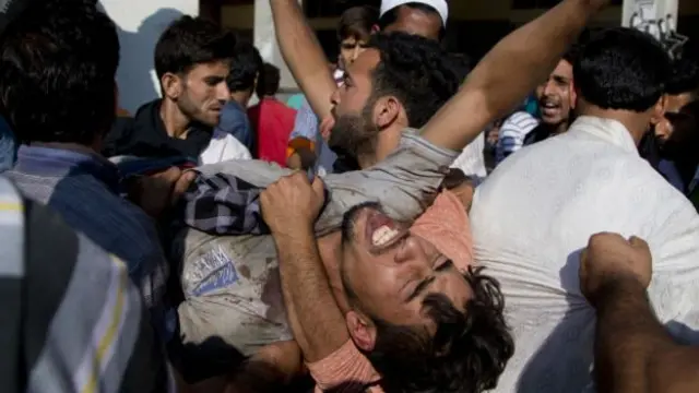 कश्मीर में प्रदर्शन.