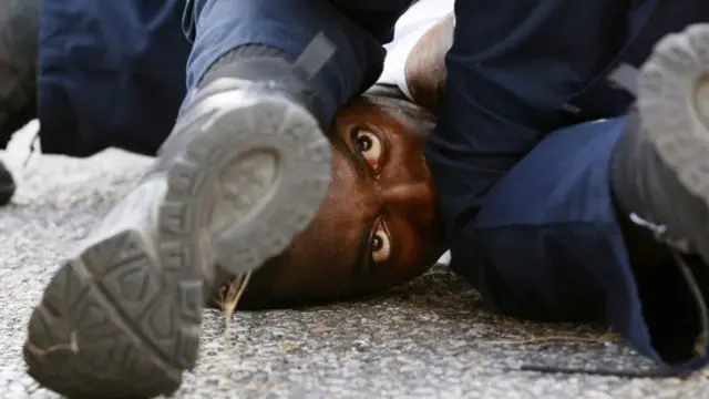 Protestoda yüzden fazla gösterici tutuklandı.