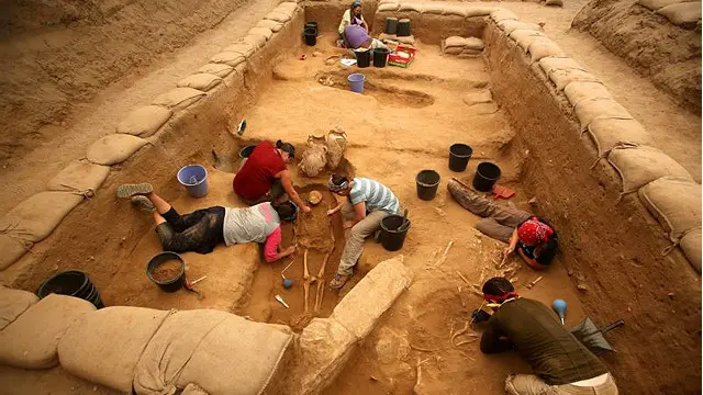 داسې اټکل دی چې دغه قوم له میلاد ۱۲ سوه کاله وړاندې له لوېدیځو سیمو پخوانیو اسرائیلو ته کډه کړې ده.