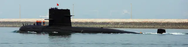 一艘中国海军潜艇(资料图片)